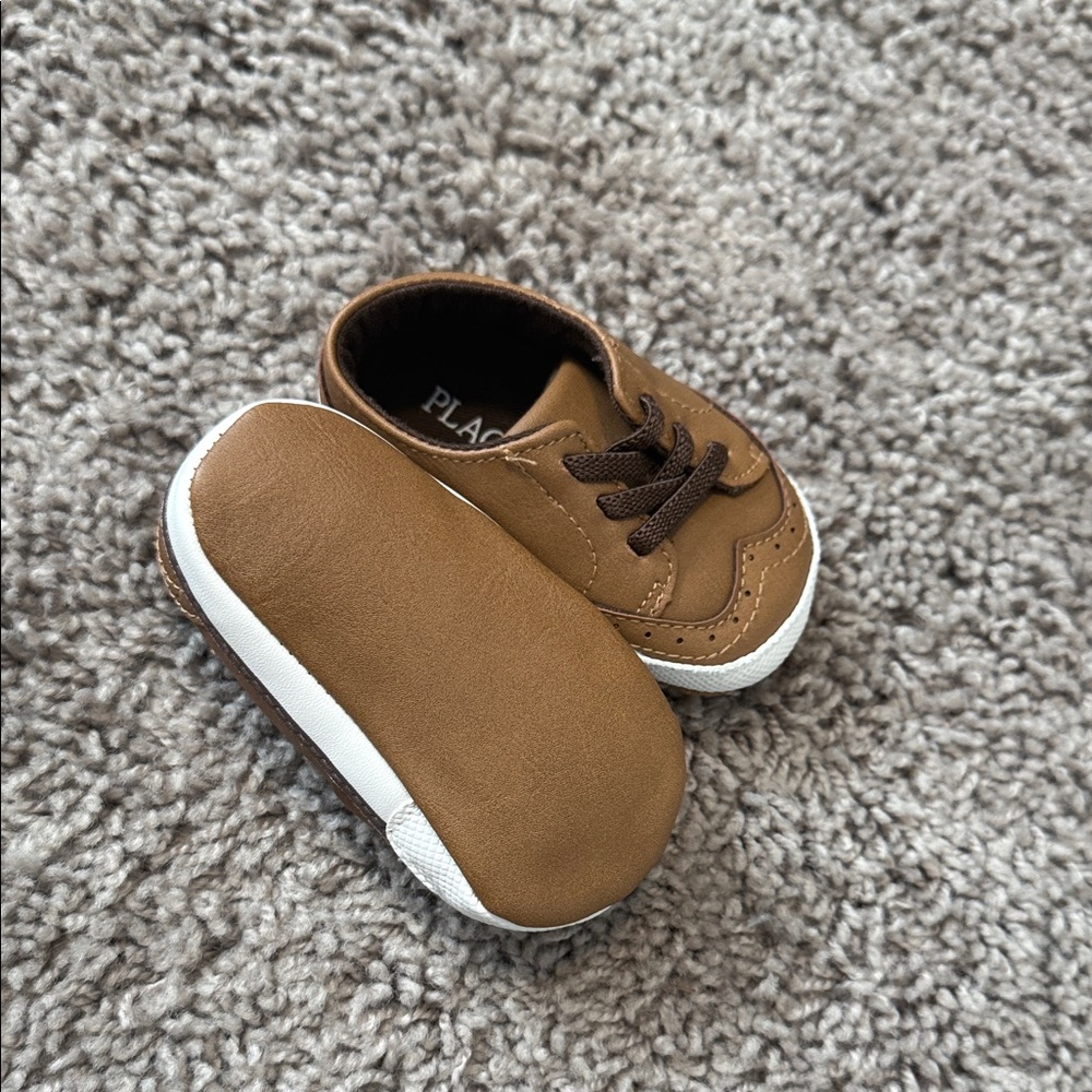 The Children's Place Brown Dress Shoes for Kids - Picture 3 of 4